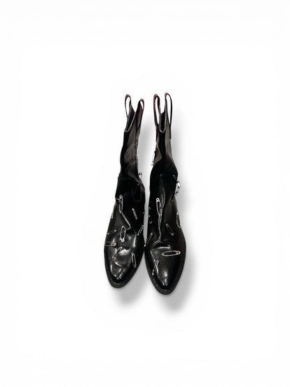 Safety pin heels