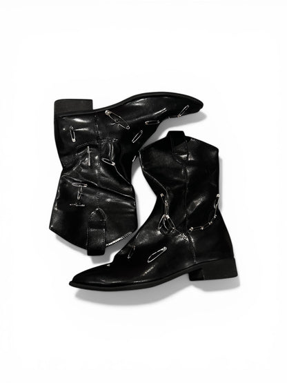 Safety pin heels